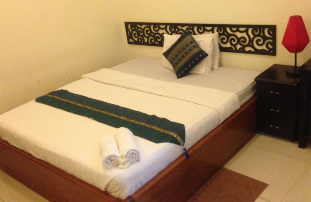 New Season Riverside Hotel Phnom Penh Dış mekan fotoğraf