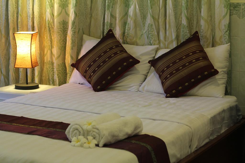 New Season Riverside Hotel Phnom Penh Dış mekan fotoğraf