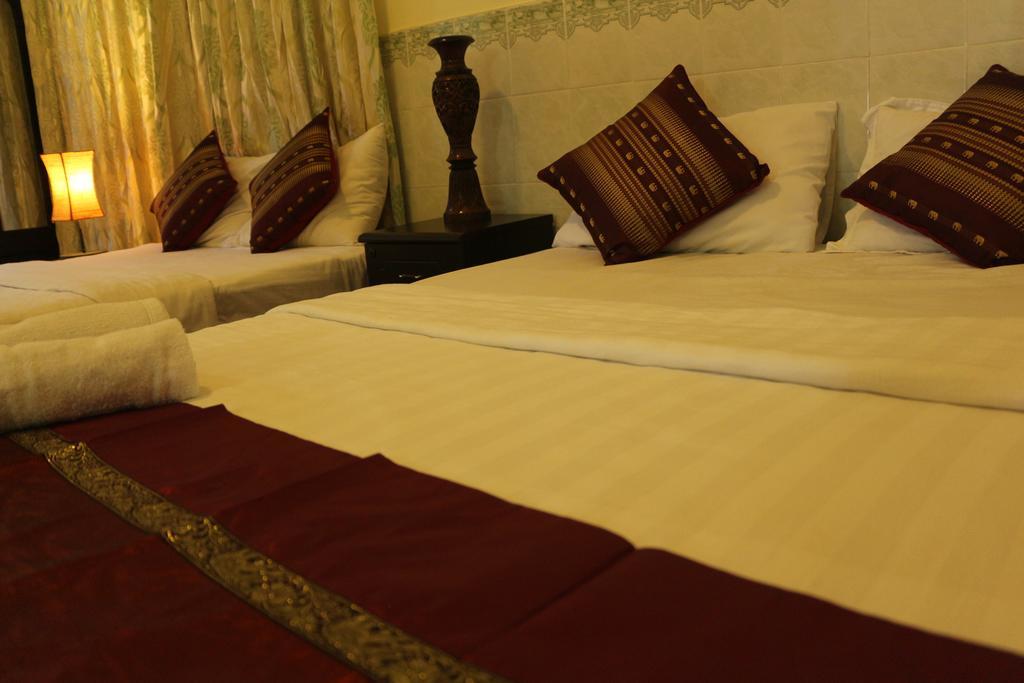 New Season Riverside Hotel Phnom Penh Dış mekan fotoğraf