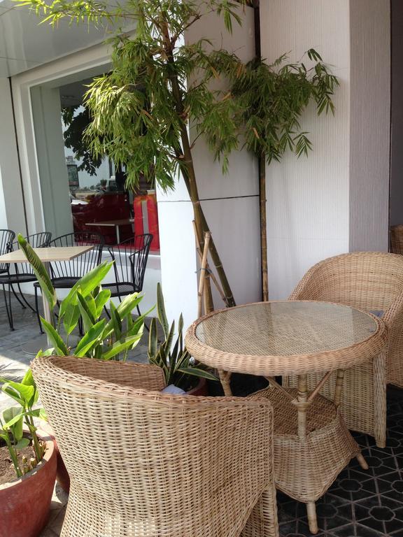New Season Riverside Hotel Phnom Penh Dış mekan fotoğraf
