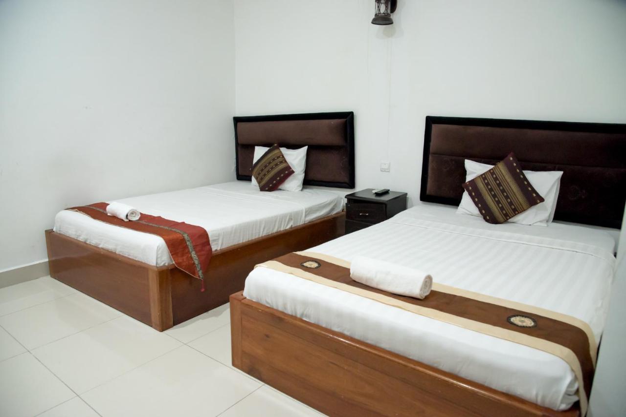 New Season Riverside Hotel Phnom Penh Dış mekan fotoğraf