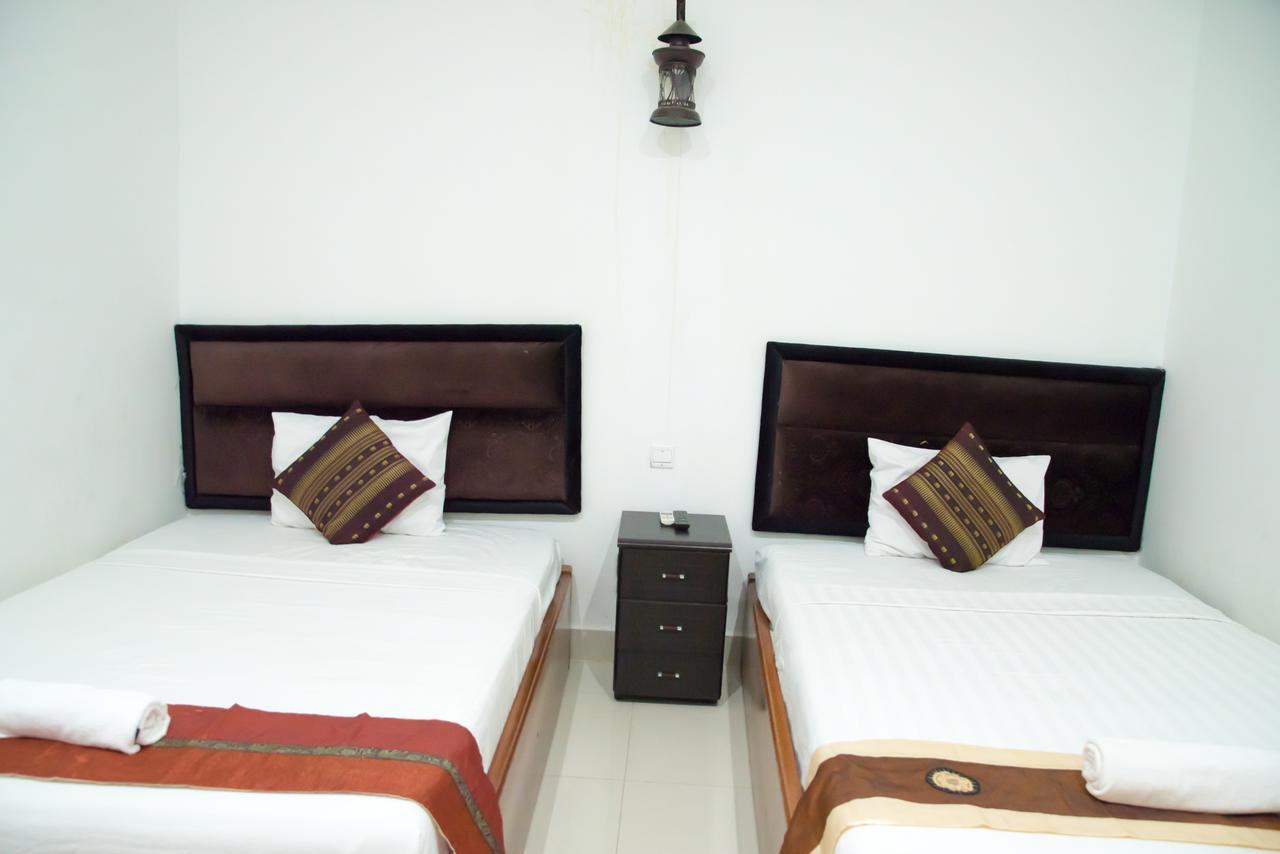 New Season Riverside Hotel Phnom Penh Dış mekan fotoğraf